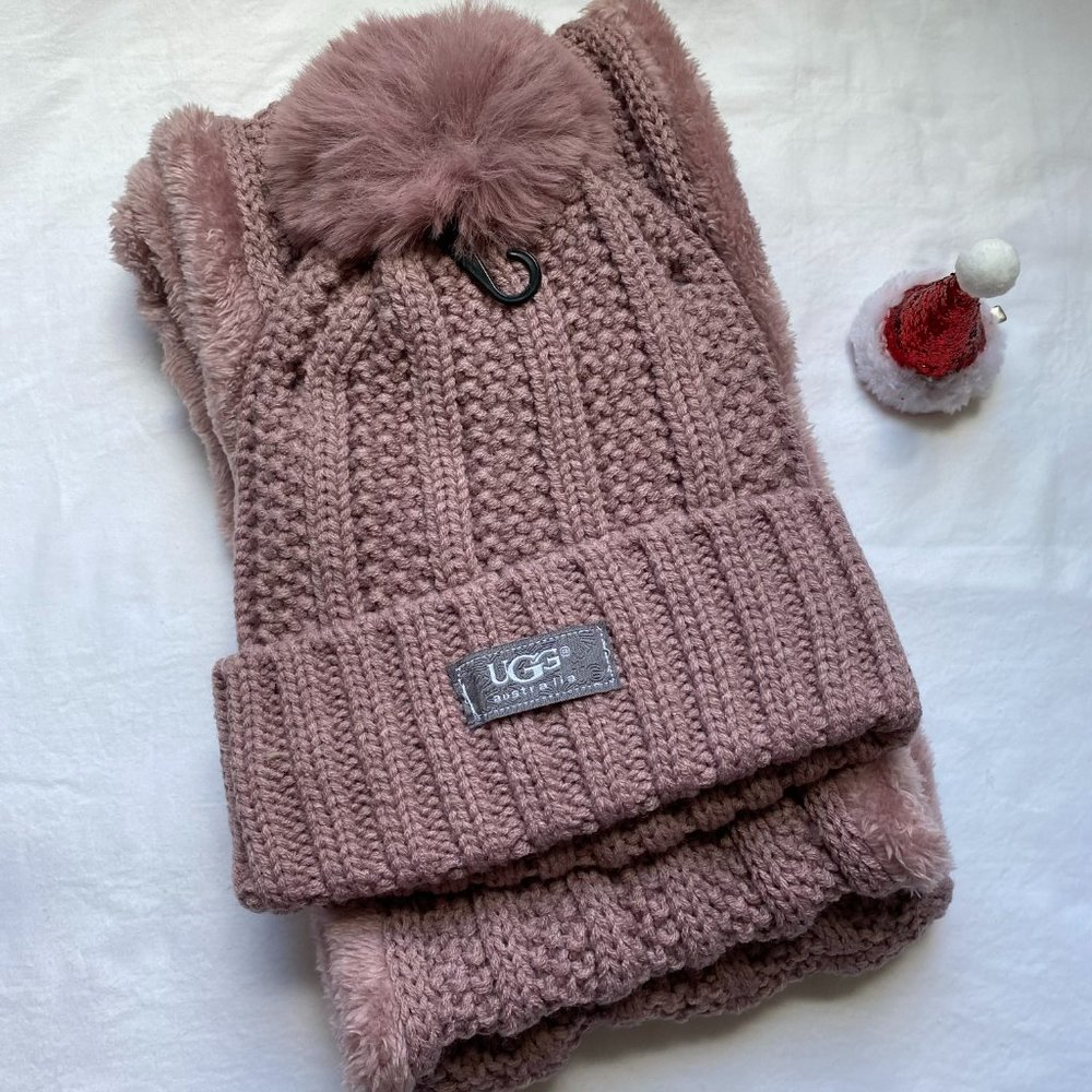 UGG Lavender Hat & Infinity Scarf Set